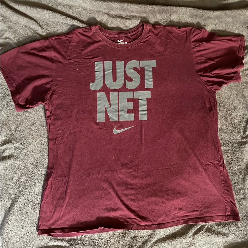 Men’s Nike shirt